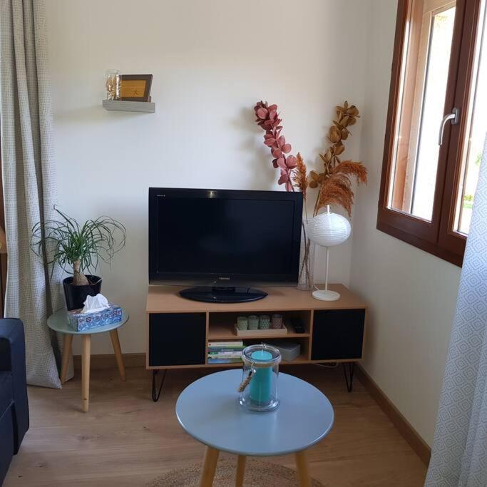 Studio Avec Terrasse Au Calme Jayat Eksteriør bilde